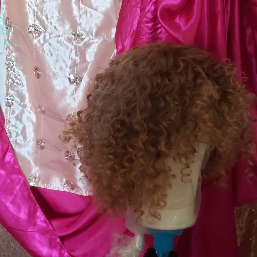 Wigs - Picture 4 of 6